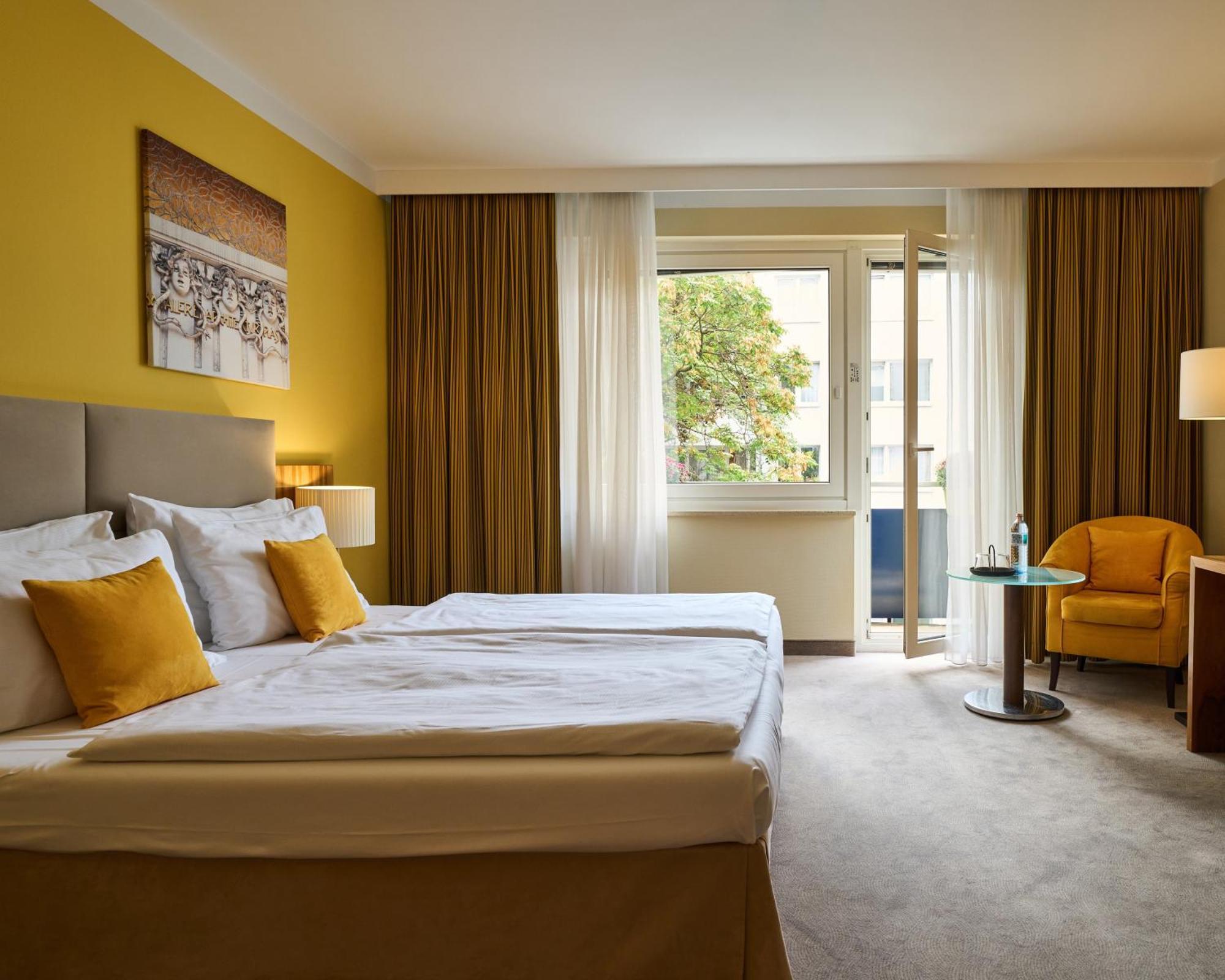 Henriette Stadthotel Ex Capri 4*