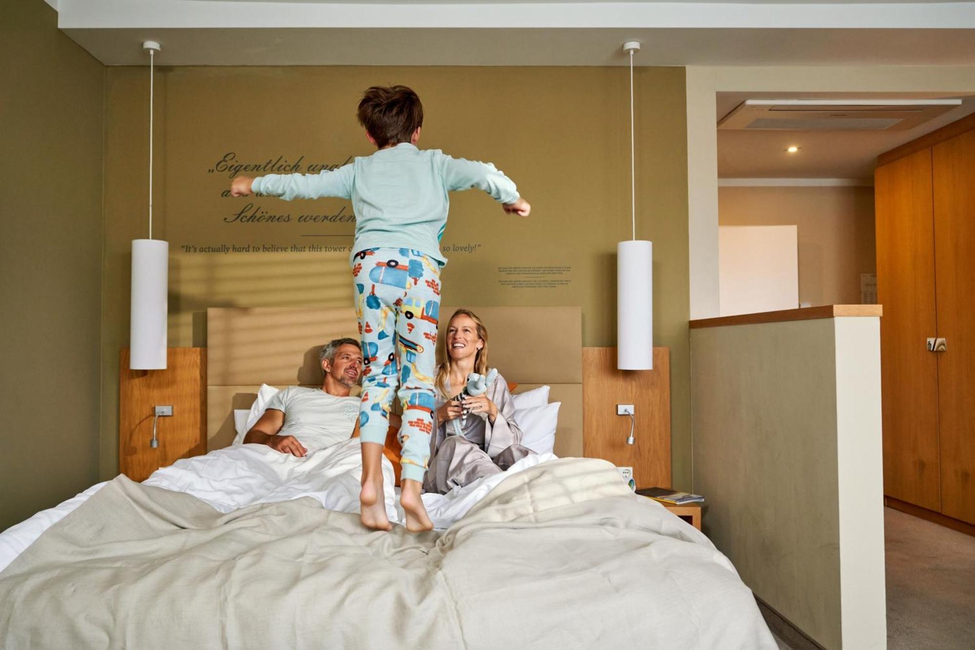 Henriette Stadthotel Ex Capri Hotel 4*