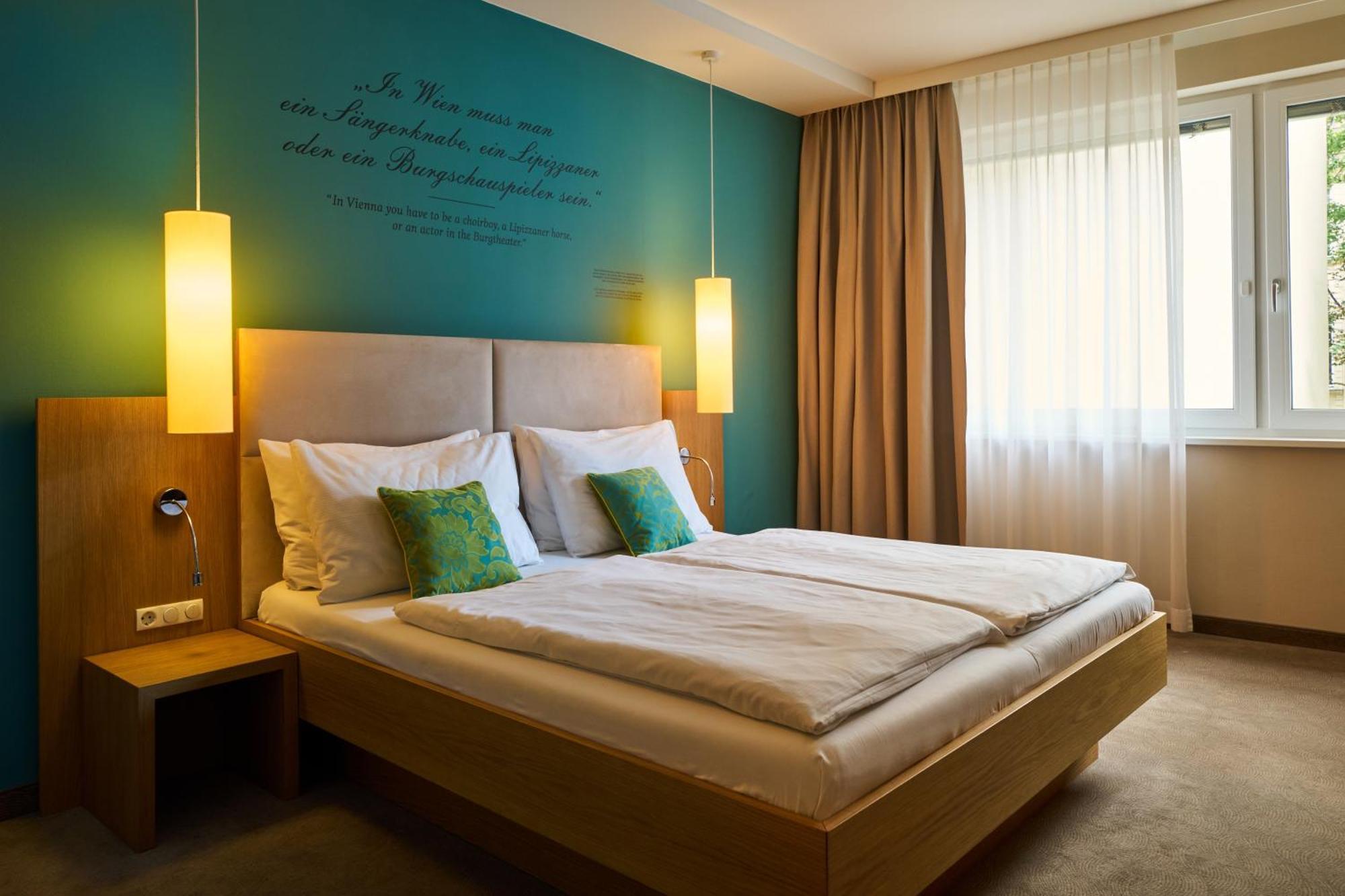 Henriette Stadthotel Ex Capri 4*